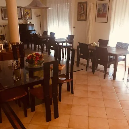 Genny ベッド・アンド・ブレックファスト